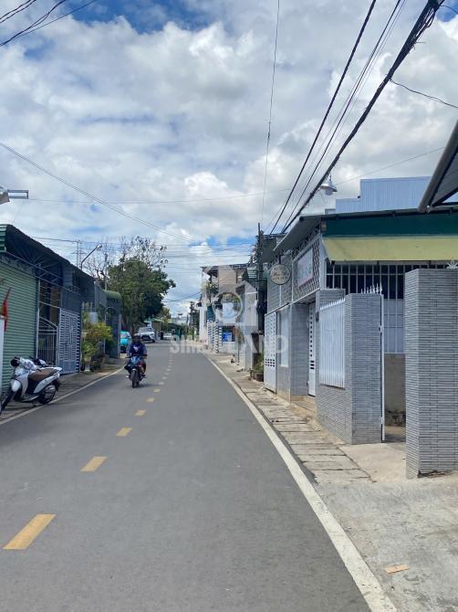 5 x 48 m chu văn an cách Quốc Lộ 20 trung tâm thị trấn liên nghĩa đức trọng chỉ 100m